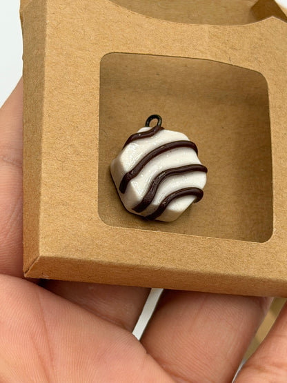 🍰 Zebra Cake Charms