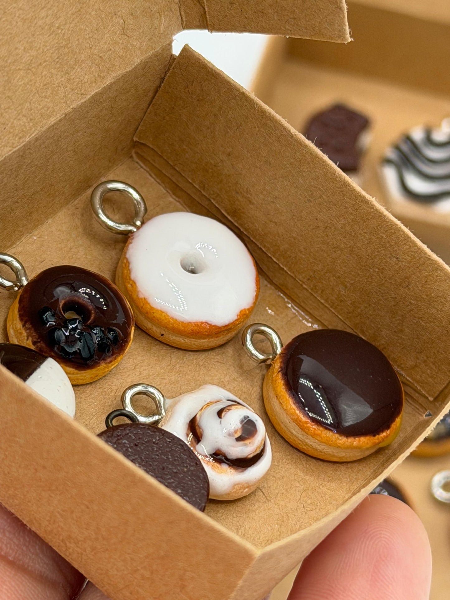 🍰 Zebra Cake Charms