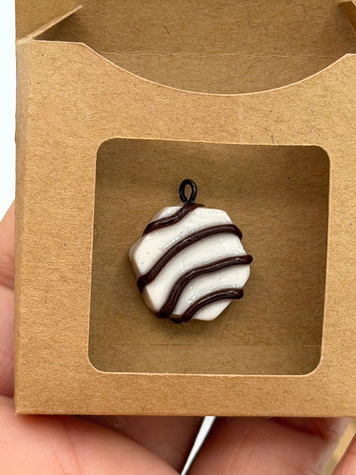 🍰 Zebra Cake Charms