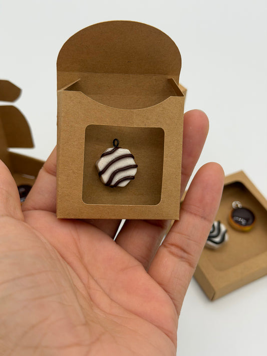 🍰 Zebra Cake Charms