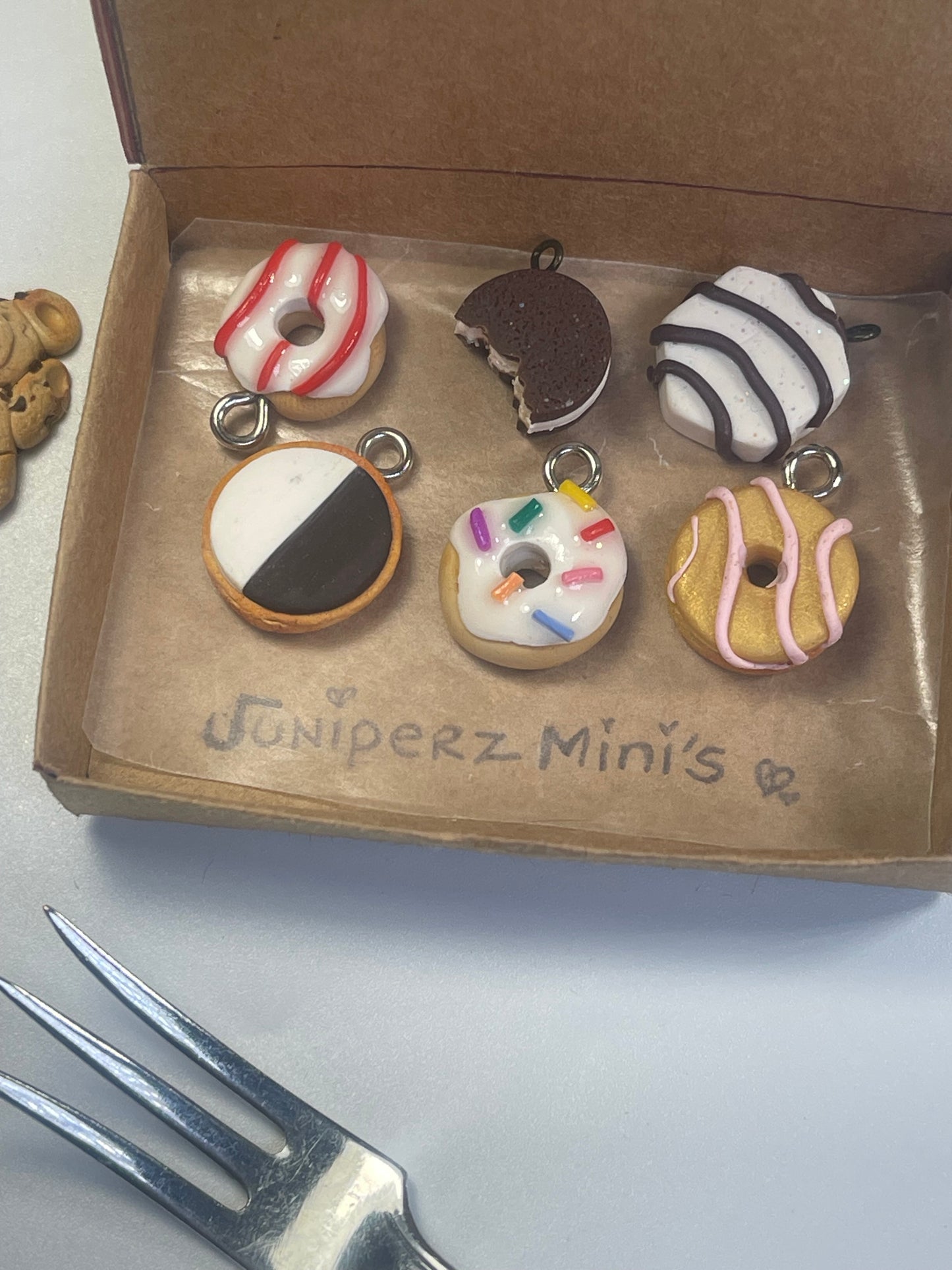 Manhattan Black & White Cookie Charms