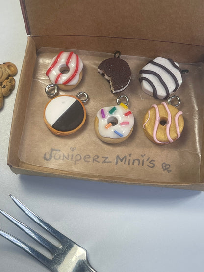 Manhattan Black & White Cookie Charms